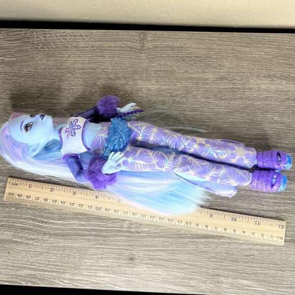 Monster High Abbey Bominable Doll G3 Reboot Dressed w/ Shoes and Belt Mattel - Picture 7 of 7